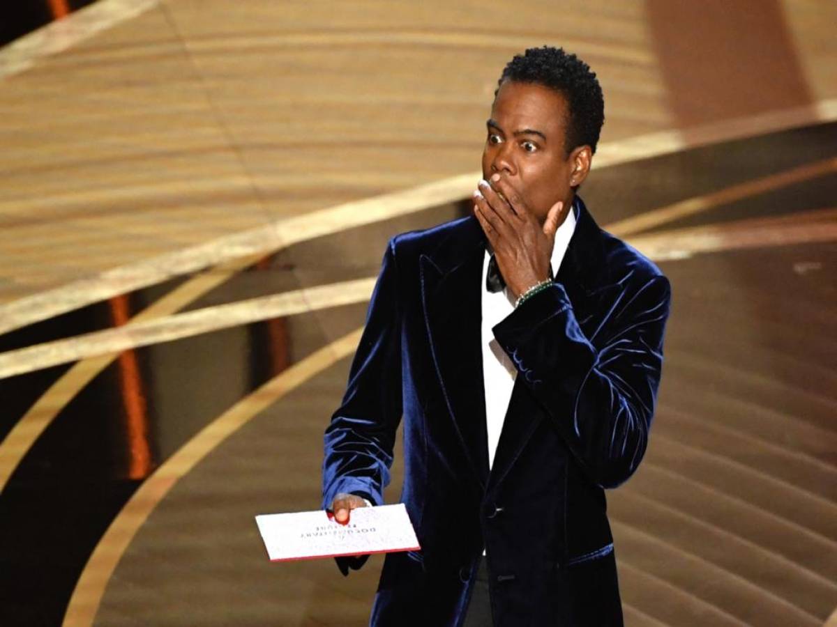 Chris Rock rompe el silencio sobre bofetada de Will Smith, la Academia evalúa acciones