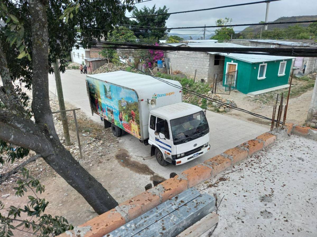 Camión de Banasupro se niega a vender un cartón de huevos a pobladores