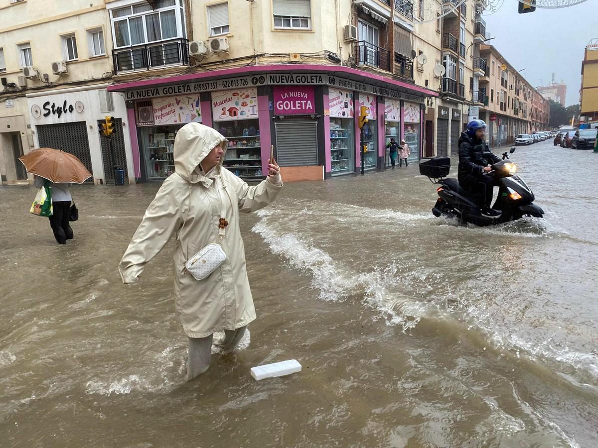 Así luce el centro de Málaga, España, tras las primeras lluvias de la DANA