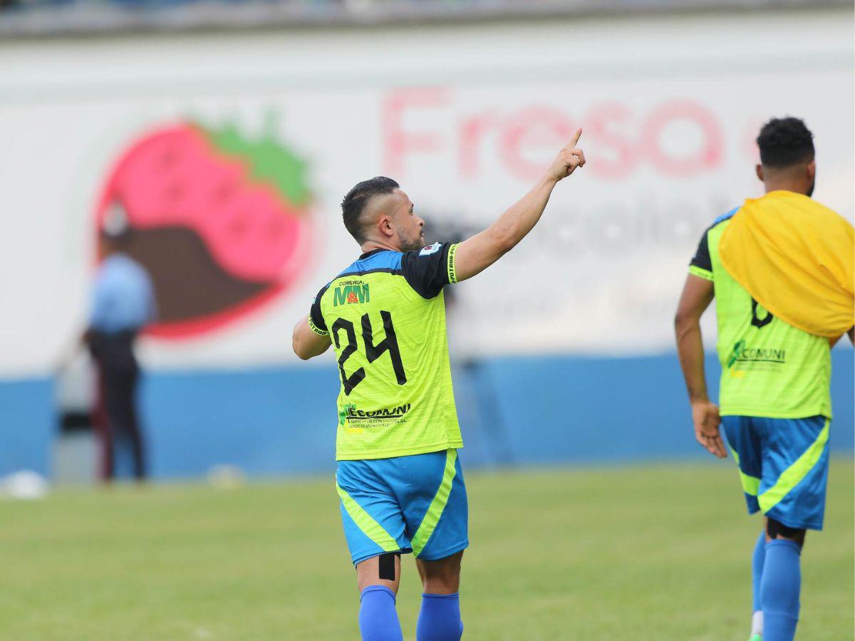 Omar Elvir abrió el marcador en la final. El Olancho FC ha sido superior hasta el momento.