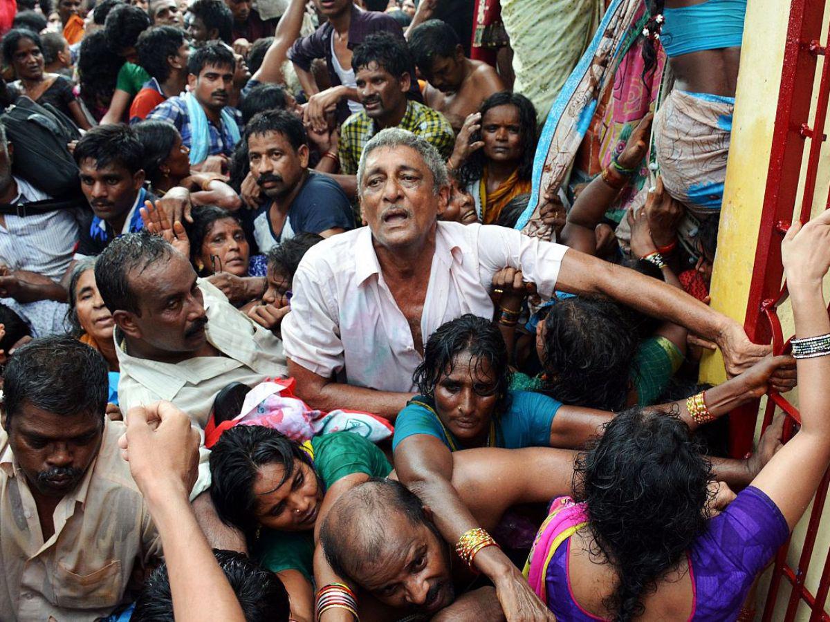 Tragedia en India: Al menos 27 muertos en estampida durante festividad religiosa