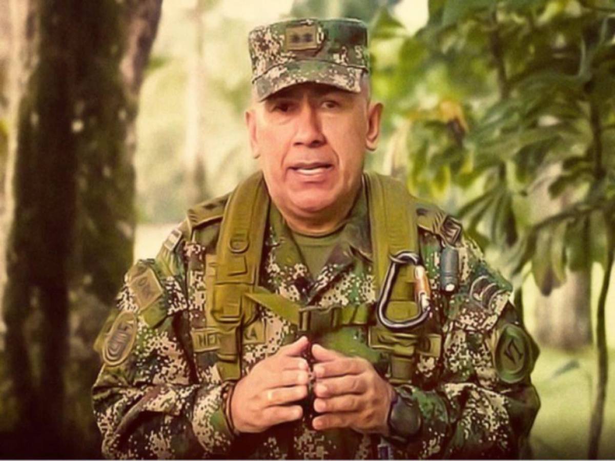 General de Colombia es apartado de su cargo por presuntos vínculos con el narco