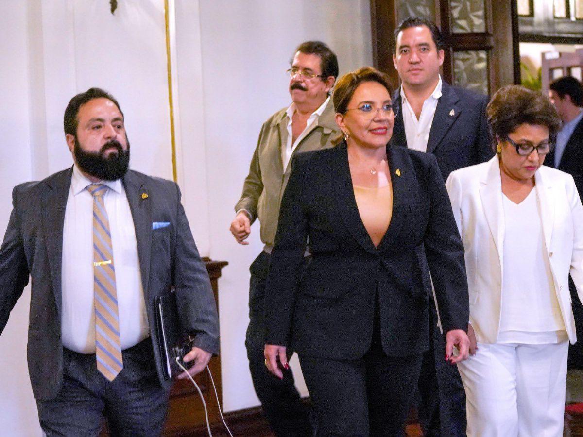 Rebeca Ráquel Obando y Luis Redondo también son parte de la reunión con comisión policial