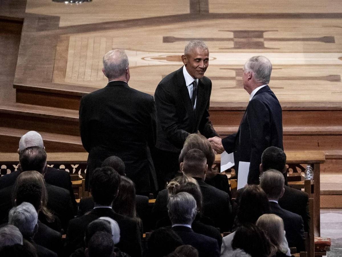 Líderes de EUA dejan rivalidad y se reencuentran en funeral de Jimmy Carter