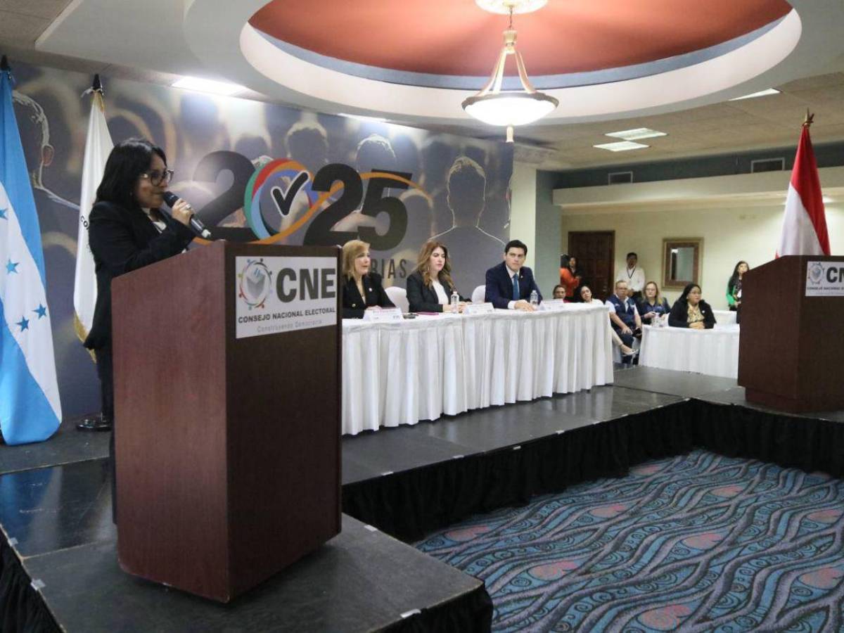 Partido Liberal entrega planillas al CNE para elecciones primarias 2025