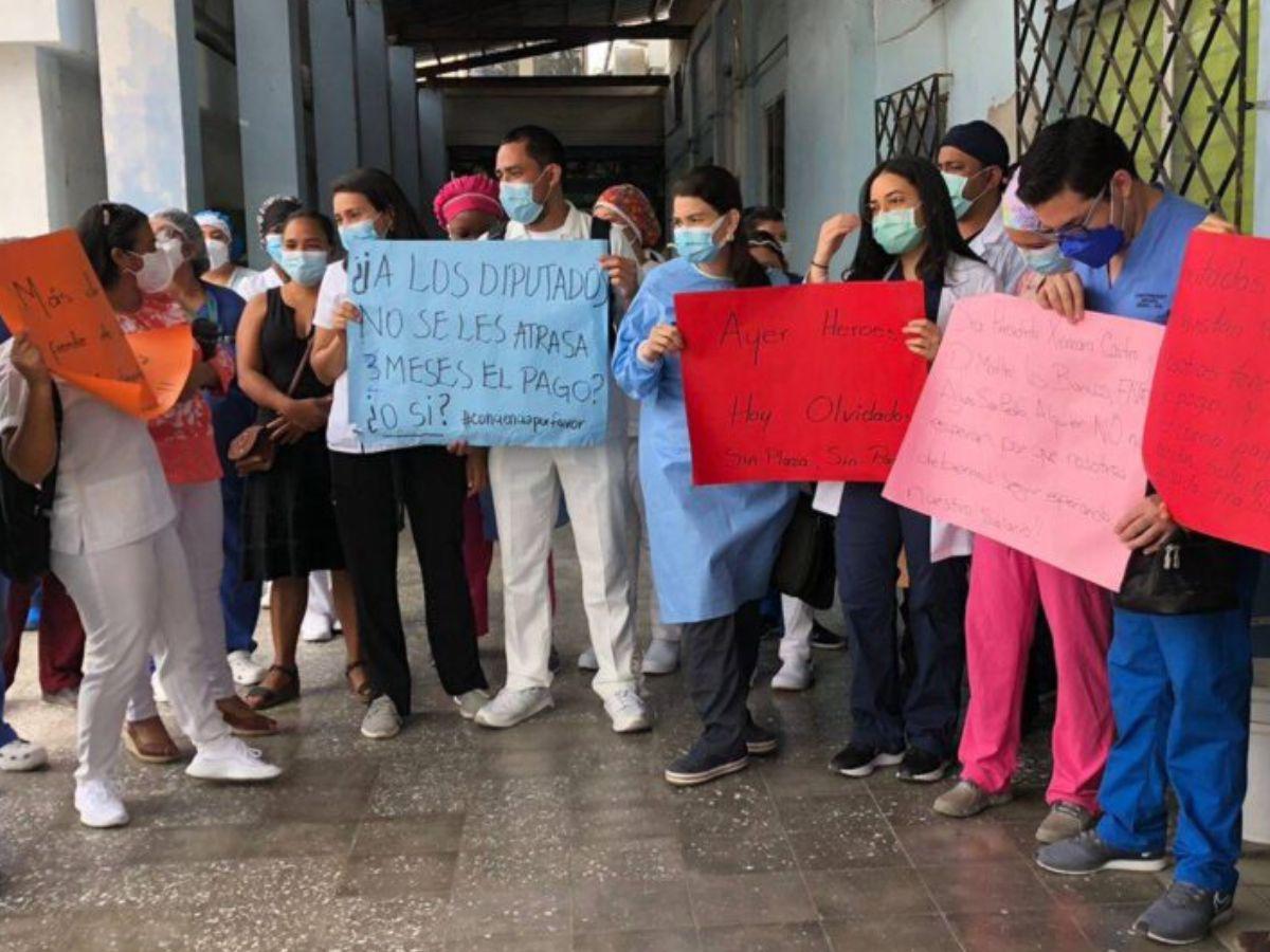 Médicos suspenden asambleas informativas para dialogar con autoridades de Salud