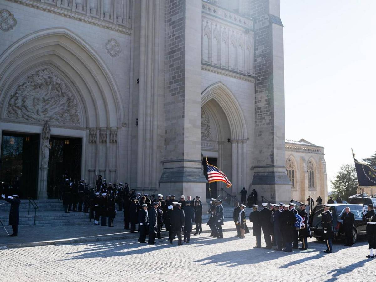 Jimmy Carter recibe homenajes póstumos en su funeral de Estado en Washington