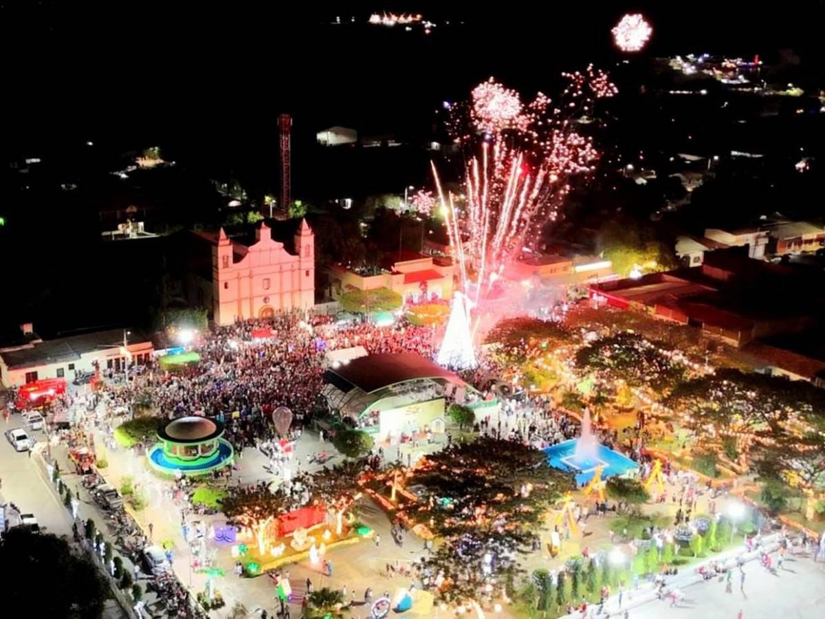 Con alegría y esplendor San Lorenzo da la bienvenida a la Navidad 2024