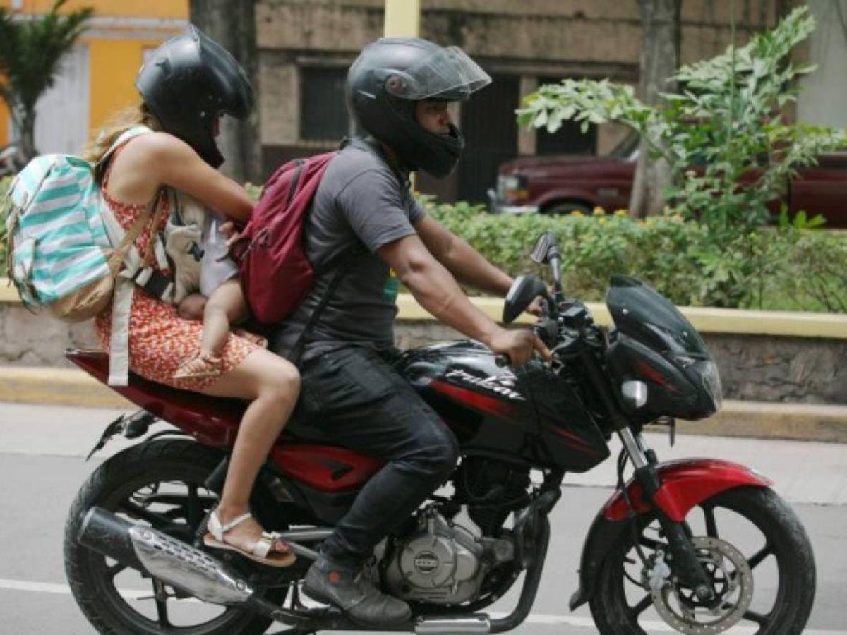 El Instituto de la Propiedad se queda sin placas para motocicletas