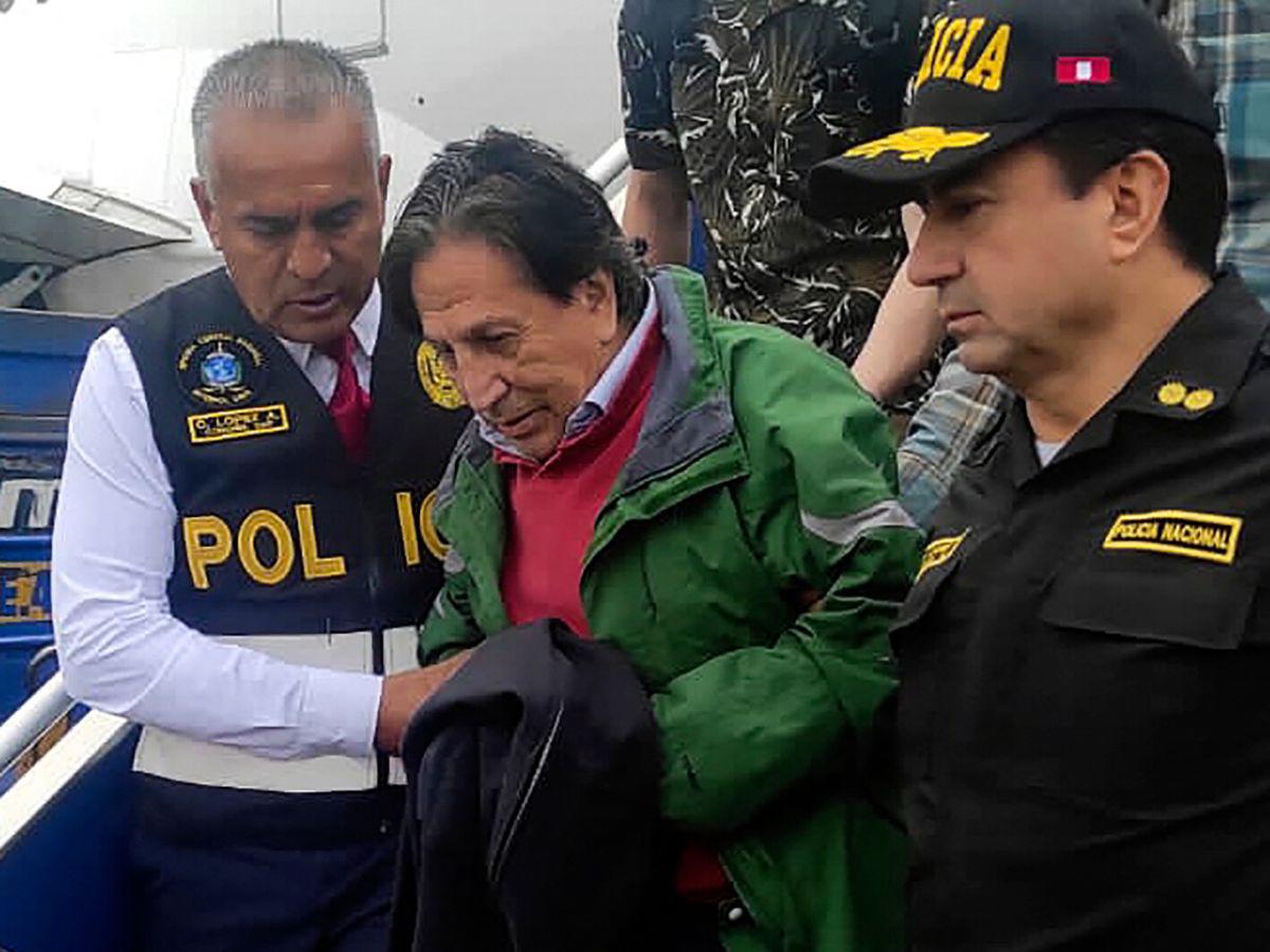 Expresidente Toledo llega a Perú extraditado desde EEUU