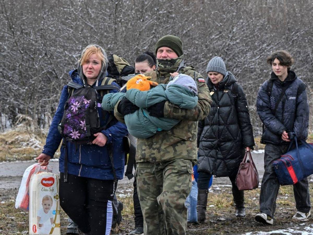 Abren nuevos corredores humanitarios en Ucrania para evacuar civiles