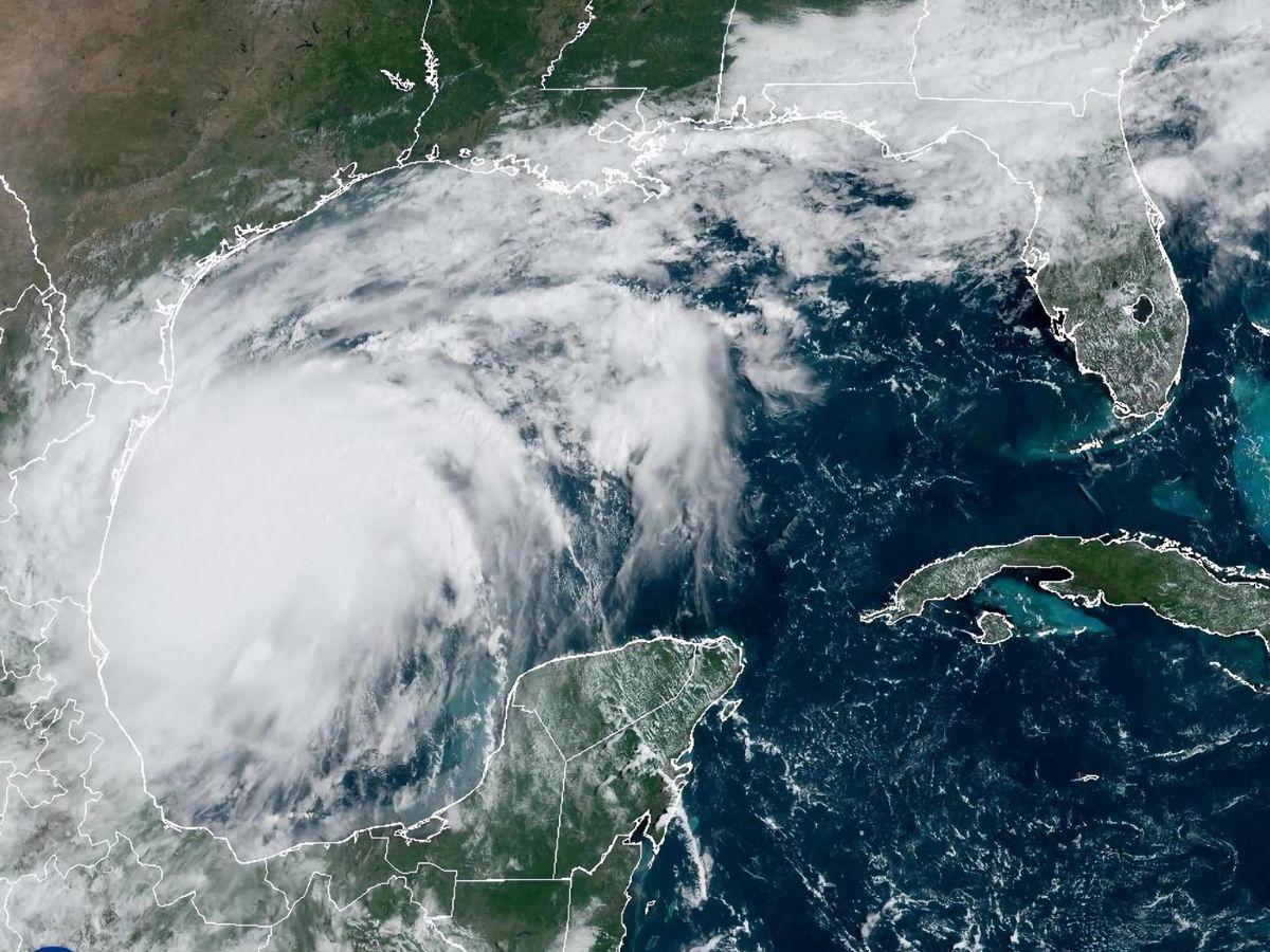 Se forma tormenta tropical Francine que podría tocar tierra como huracán en EUA