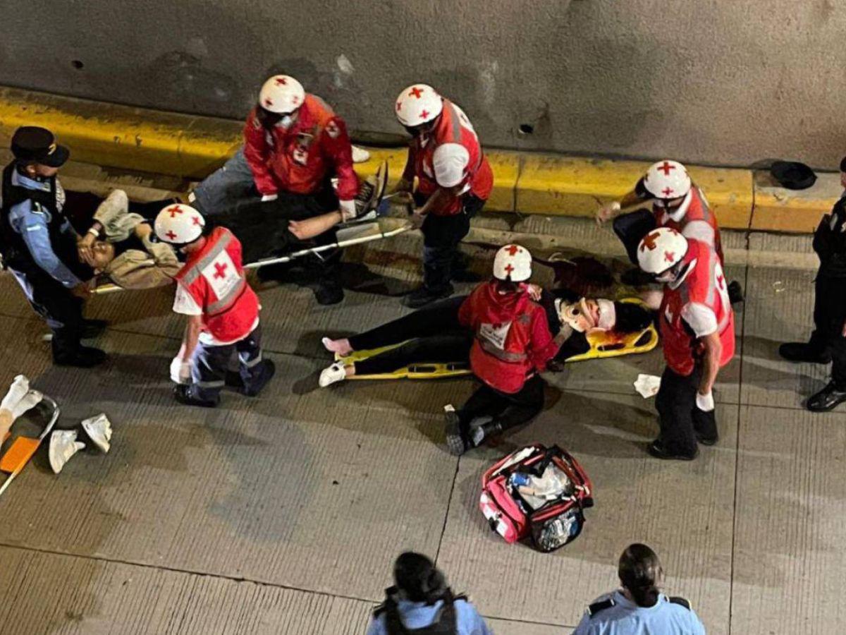 La madrugada del 21 de agosto del 2022 un pick up, con tripulantes que venían de una fiesta se precipitó en el túnel. Una joven de 19 año murió en el accidente.