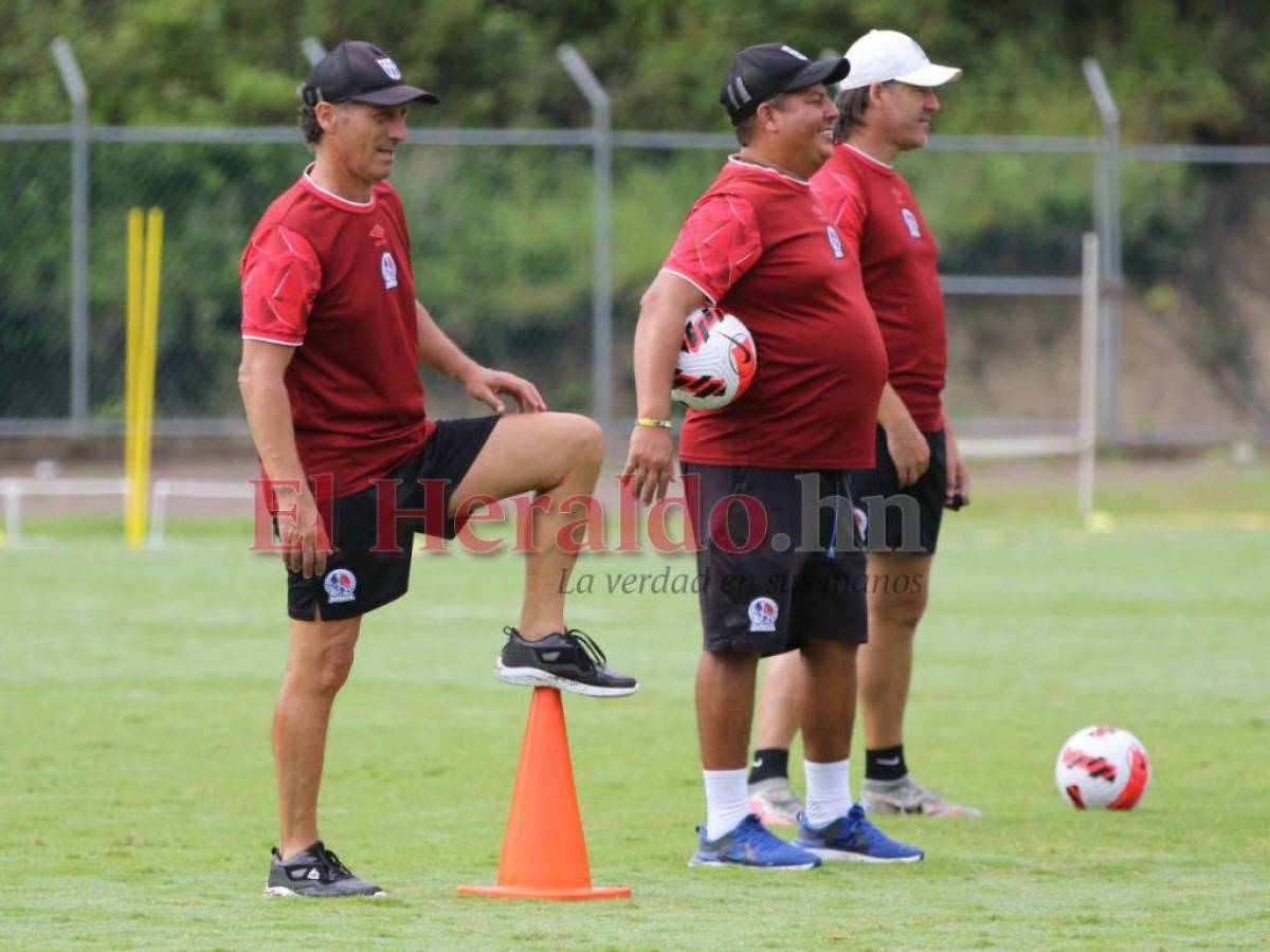 Pedro Troglio adelanta el 11 con el que Olimpia enfrentará a Municipal