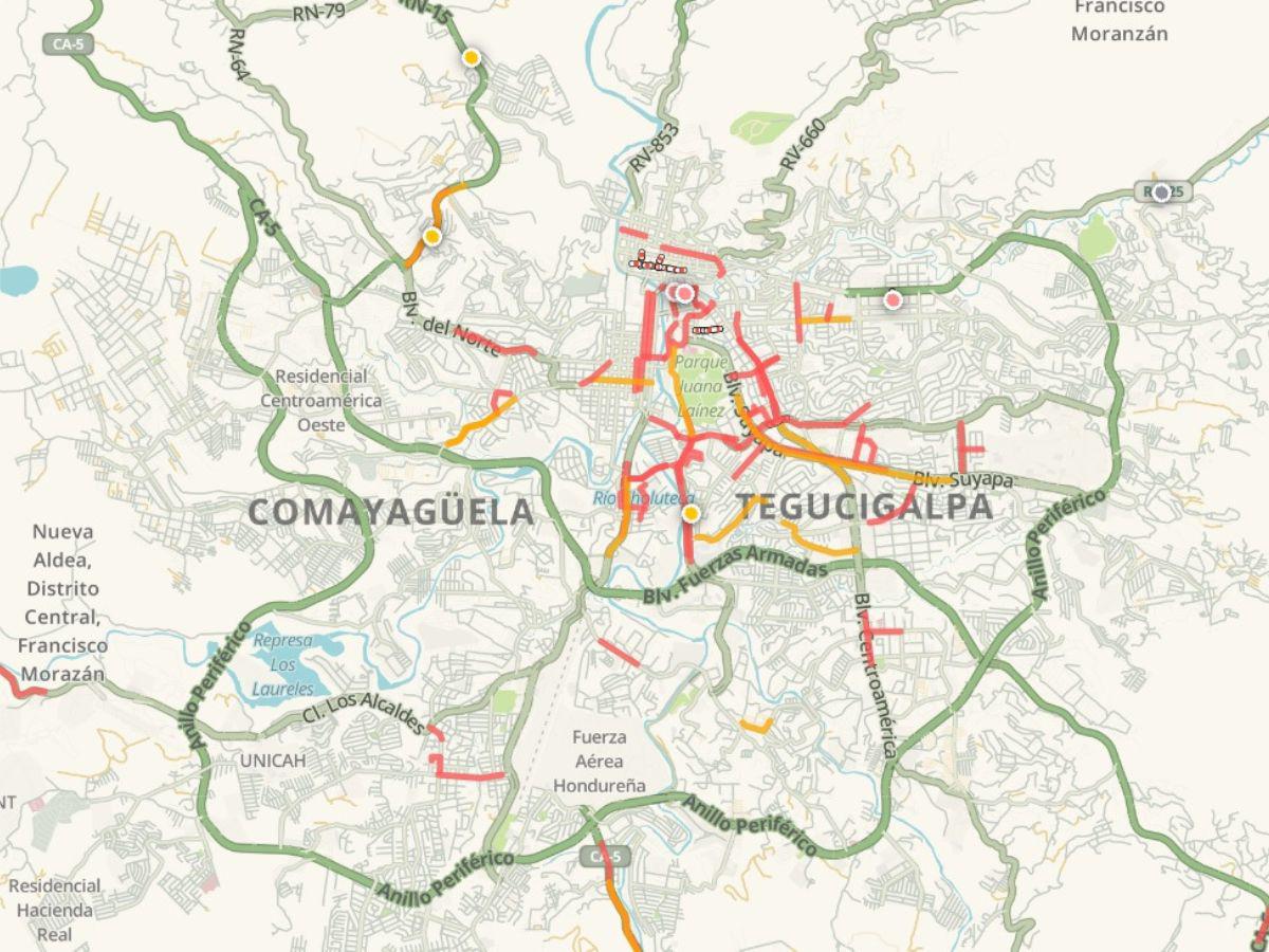 A través de la aplicación social de tránsito Waze que monitorea en tiempo real y con navegación asistida por GPS el tráfico, se observan las zonas conflictivas en el municipio.