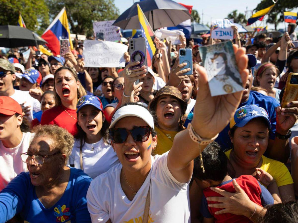 Edmundo González cierra gira internacional en Santo Domingo con esperanza