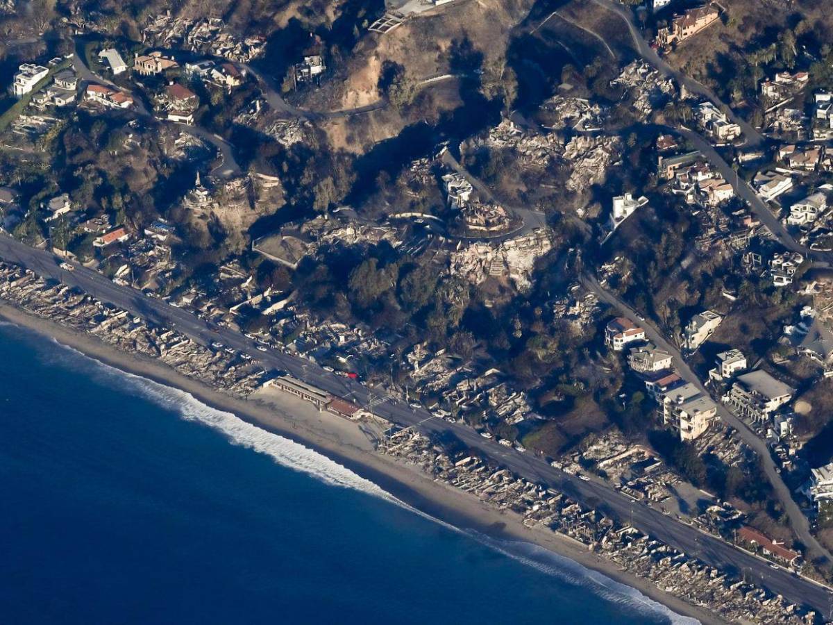 Impactantes fotos aéreas de los incendios de Los Ángeles