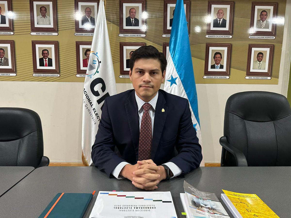 Marlon Ochoa convoca a sesión de pleno del CNE pese a falta de consensos