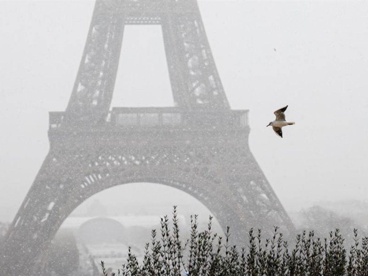 Temporal de nieve en Francia: vuelos cancelados y carreteras colapsadas