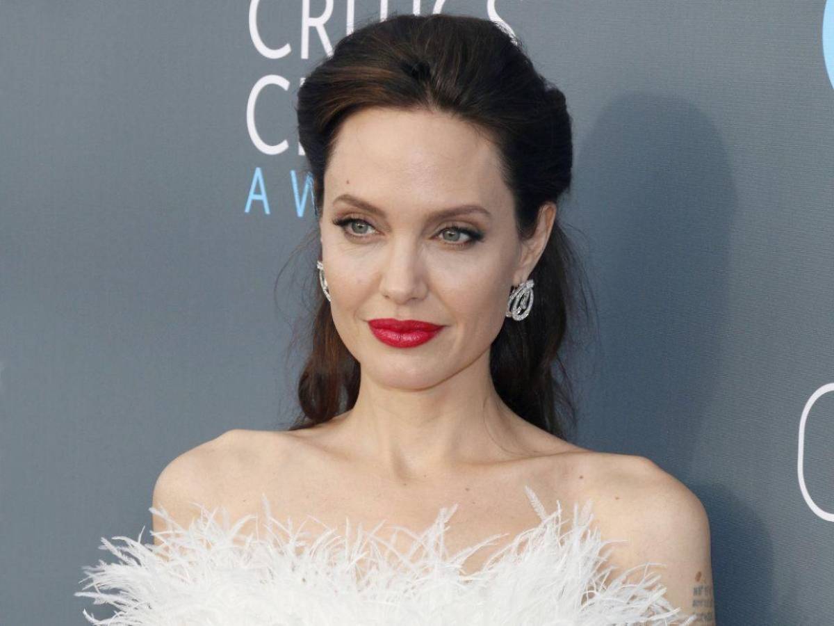 Angelina Jolie ‘se sincera’ sobre el cierre de su divorcio con Brad Pitt