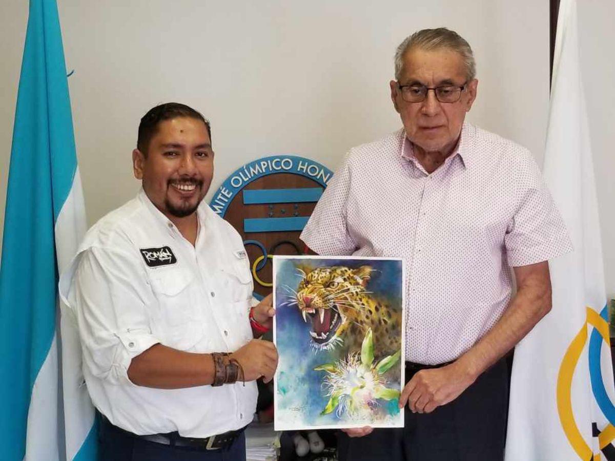 En la imagen, el artista hondureño junto a Salvador Jiménez Cáceres, presidente del Comité Olímpico Hondureño.