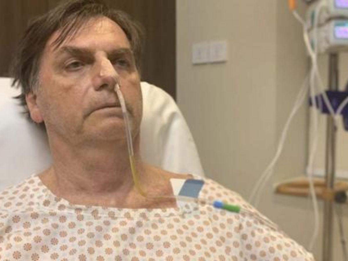 Esta fotografía fue tomada el julio de 2021, cuando Bolsonaro fue ingresado al hospital por obstrucción intestinal y una crisis de hipo.