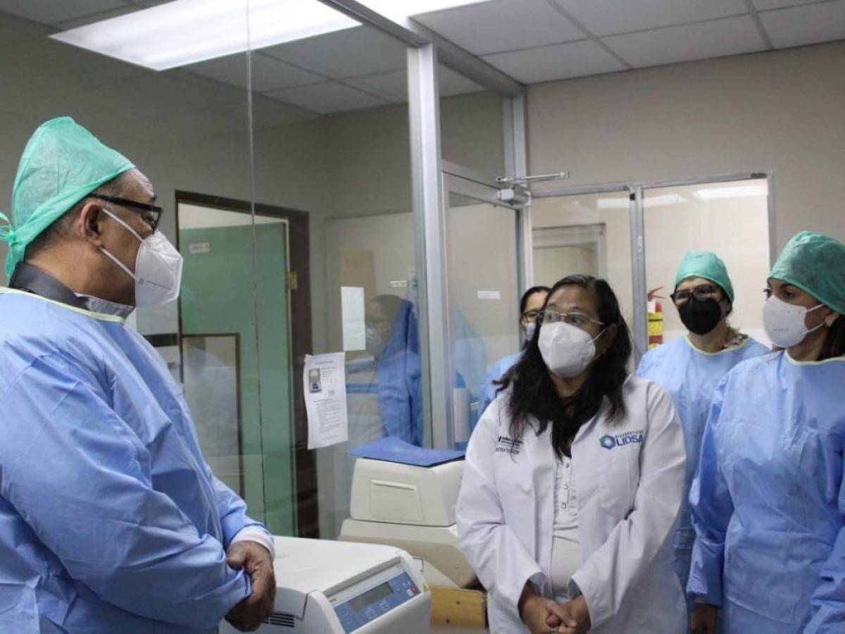 Salud recibe equipo para el laboratorio de virología