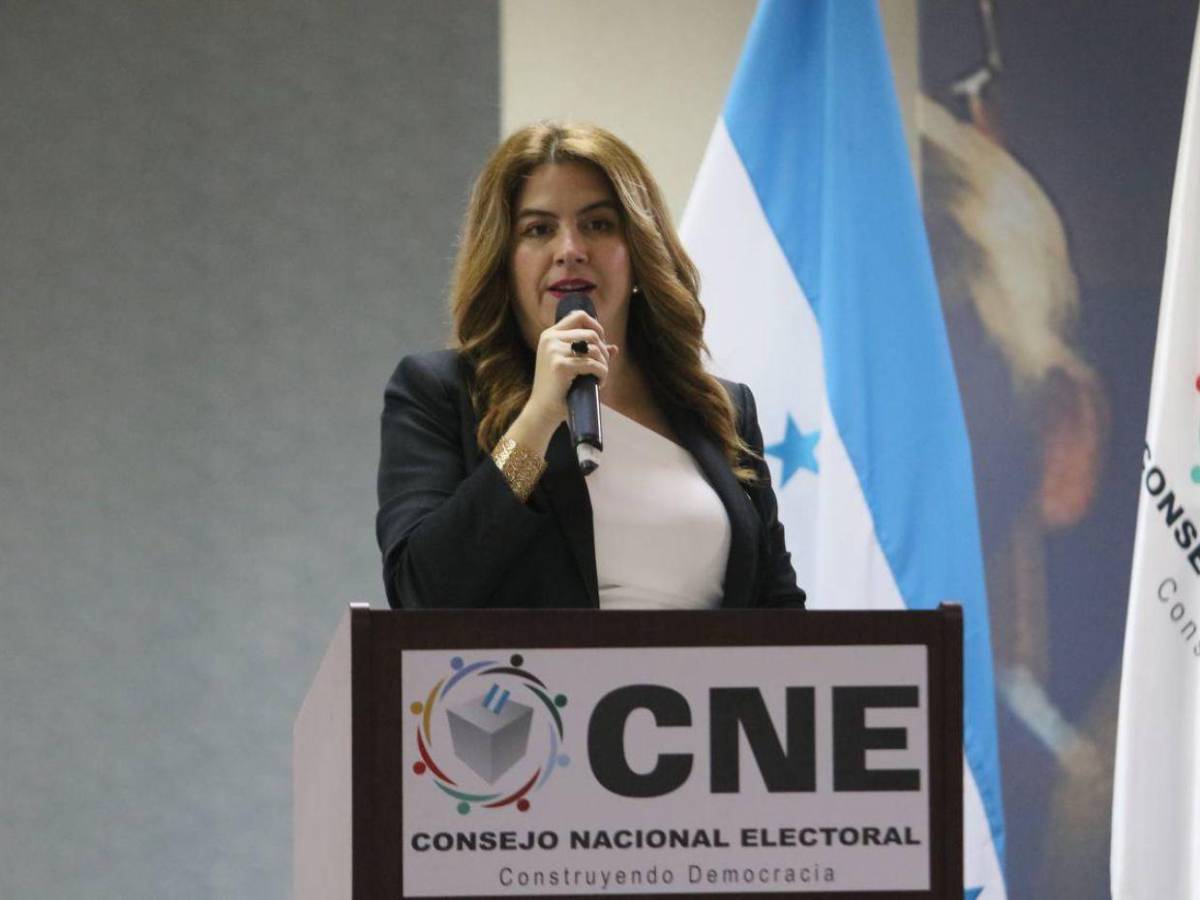 Así fue la entrega de planillas del Partido Liberal en el CNE