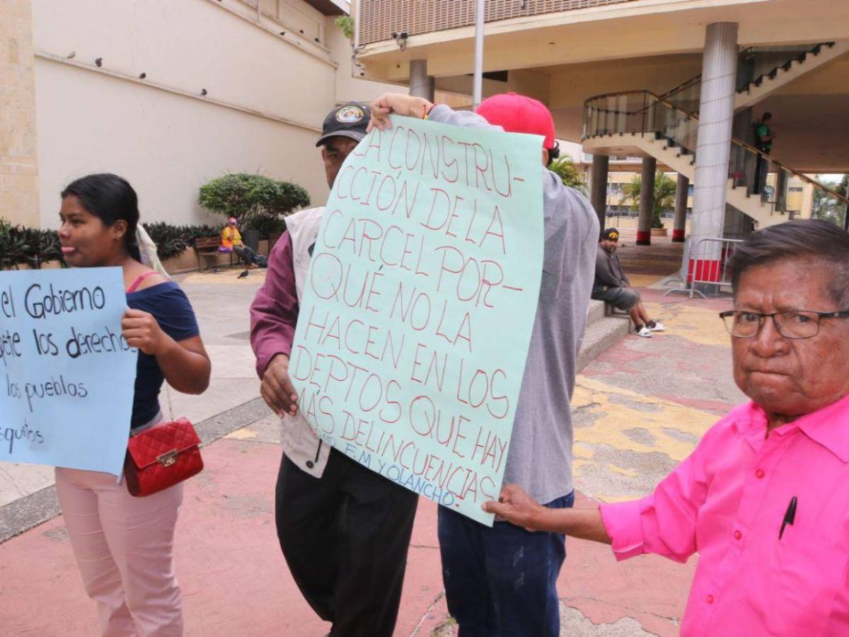 Misquitos protestan en el Congreso: rechazan construcción de megacárcel