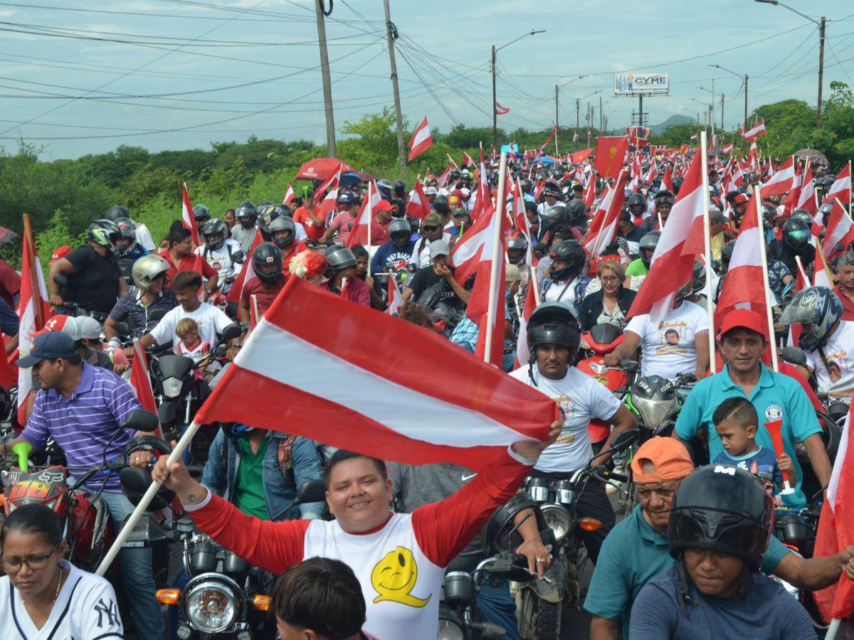 Quintín Soriano celebró su cumpleaños marchando con la población de Choluteca