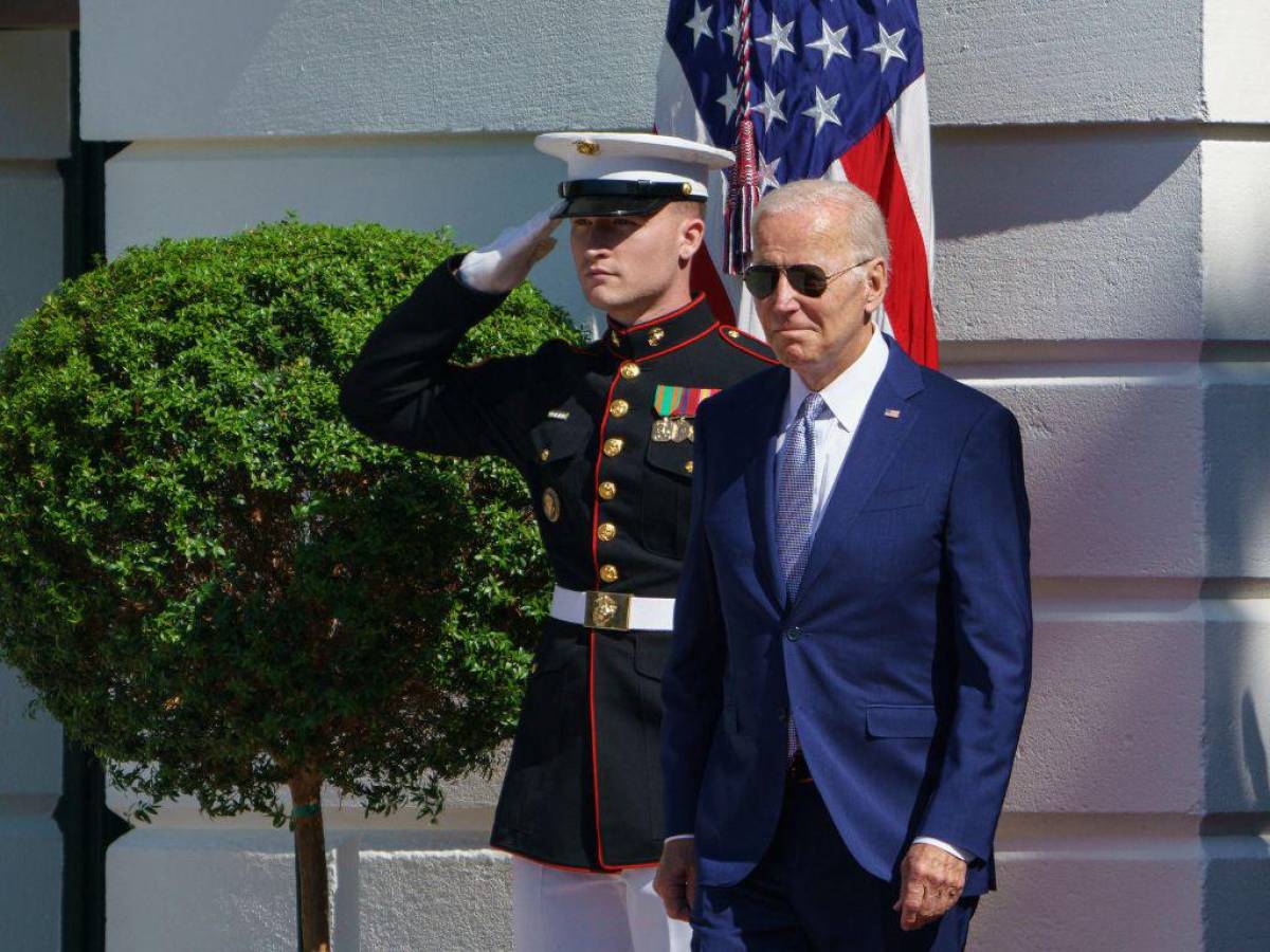 Biden pone fin a política que obliga a solicitantes de asilo a esperar en México