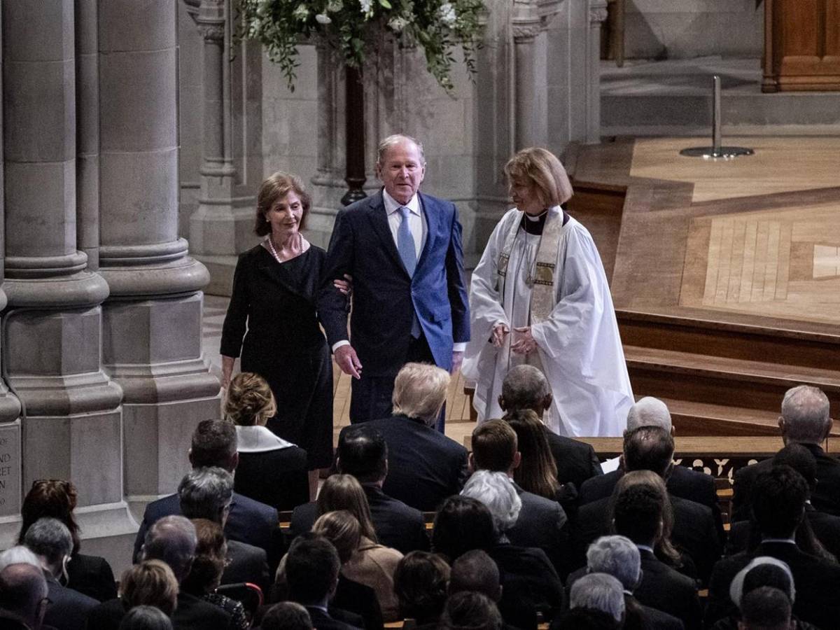 Líderes de EUA dejan rivalidad y se reencuentran en funeral de Jimmy Carter