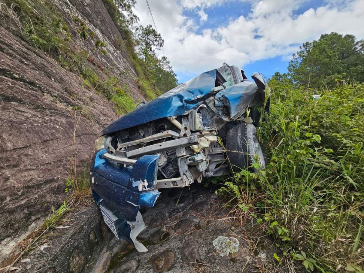 Un vehículo también impactó con las motocicletas.