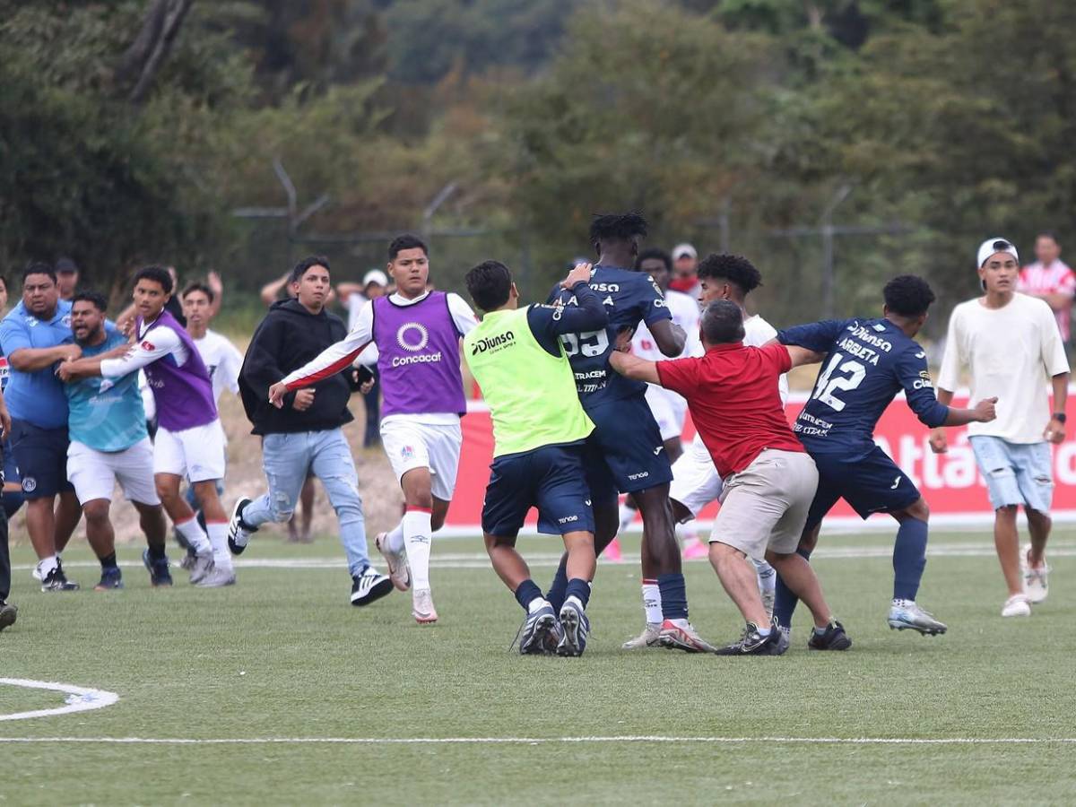 Violencia opaca la final del torneo de reservas entre Olimpia y Motagua