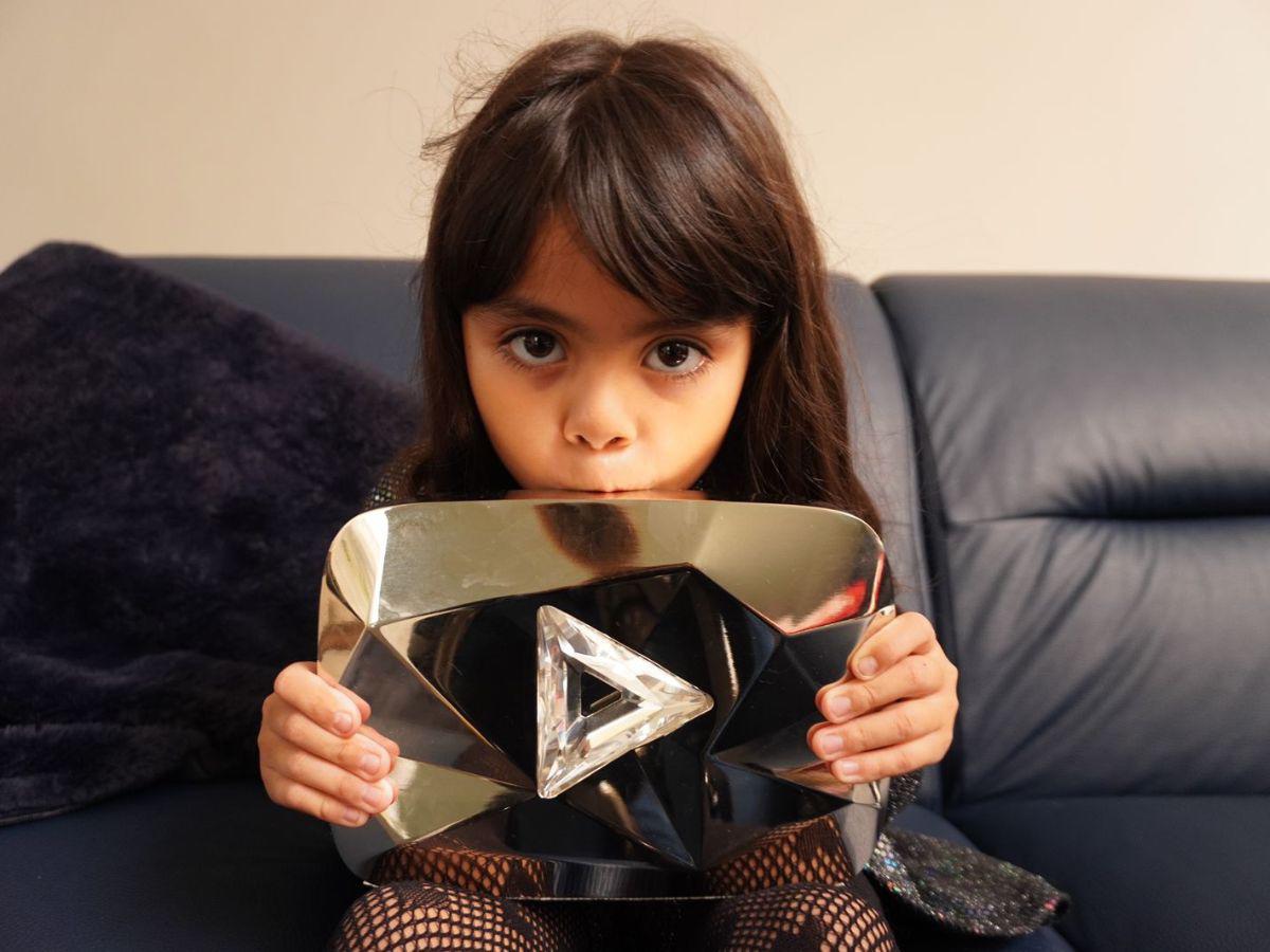 Así es Marie, la youtuber infantil hondureña que logró el diamante de YouTube