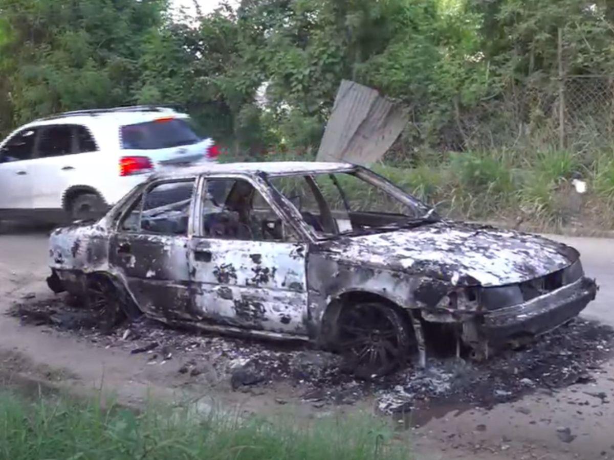 Incineran taxi luego de presunto secuestro en aldea El Lolo; el conductor está desaparecido