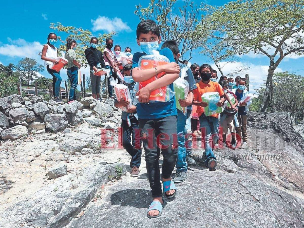 Apoyamos el estudio de más de 200 niños en Las Pilas y La Laguna