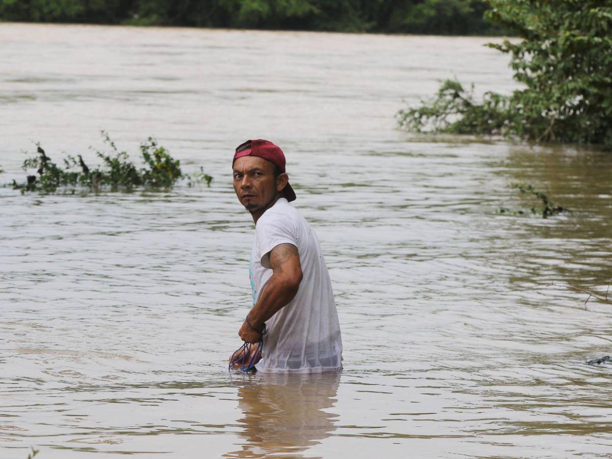 Comunidades incomunicadas en la zona sur por crecida de ríos tras lluvias