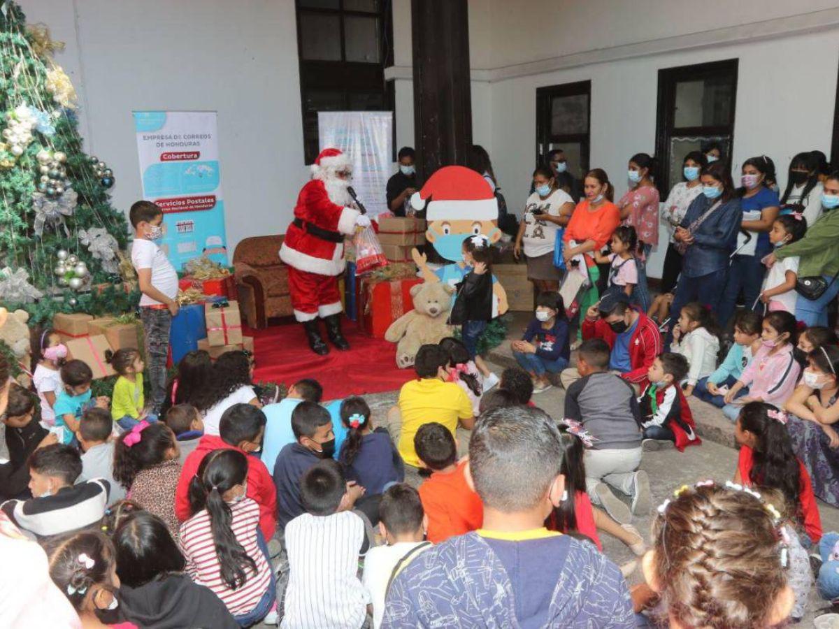 Hoy llega Santa a cumplir los deseos a los pequeñines que le escribieron