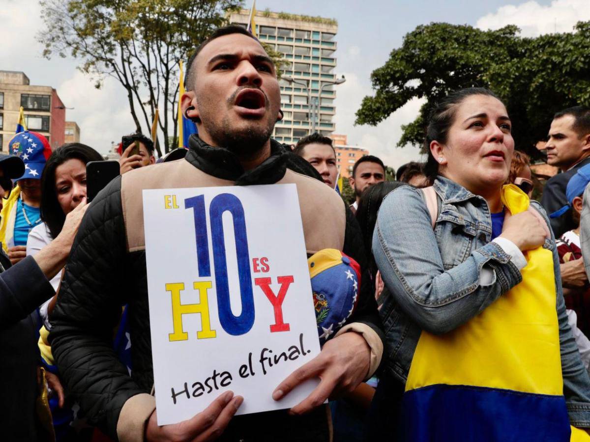 Del mundo a Caracas, protestas presionan régimen de Maduro a un día de toma de posesión