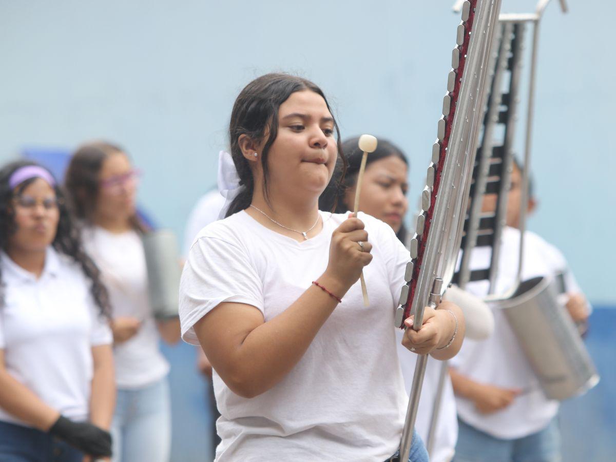 Entrega y pasión por la música: banda del Milla Selva busca brillar en los desfiles