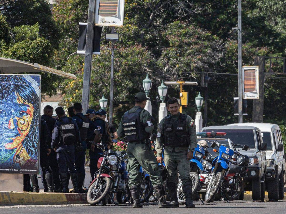 Del mundo a Caracas, protestas presionan régimen de Maduro a un día de toma de posesión