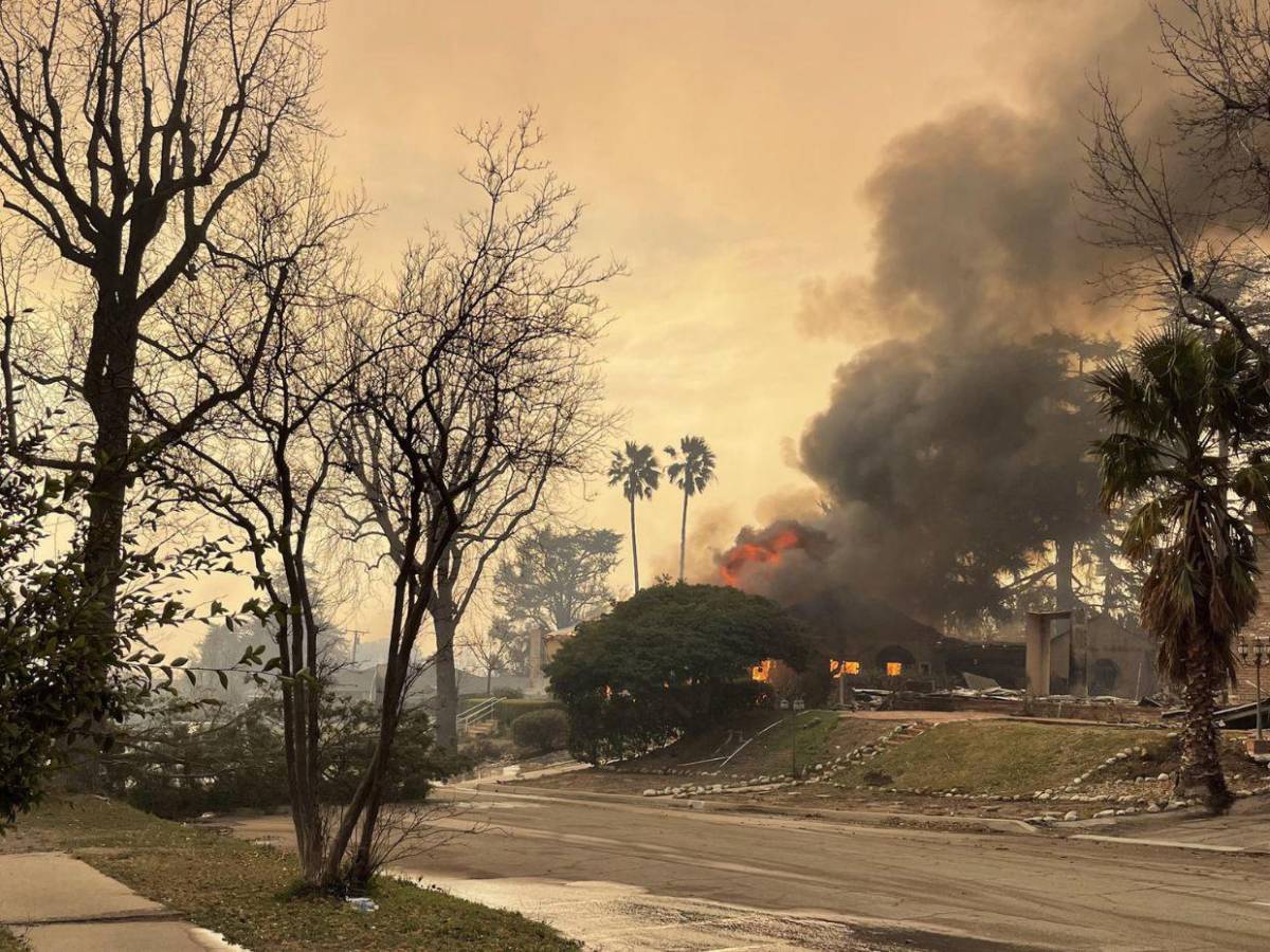 Pacific Palisades, el barrio de los famosos que incendios redujeron a ceniza