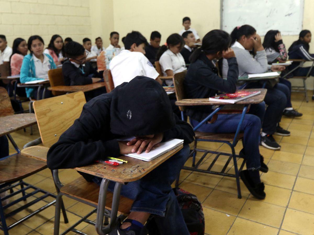 Extenderán el año escolar a estudiantes que se tomaron sus colegios