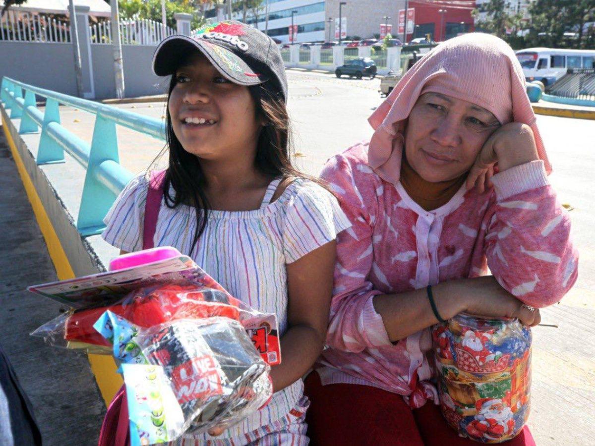 Pequeños detalles, grandes sonrisas: Niños disfrutan del trineo navideño de EL HERALDO