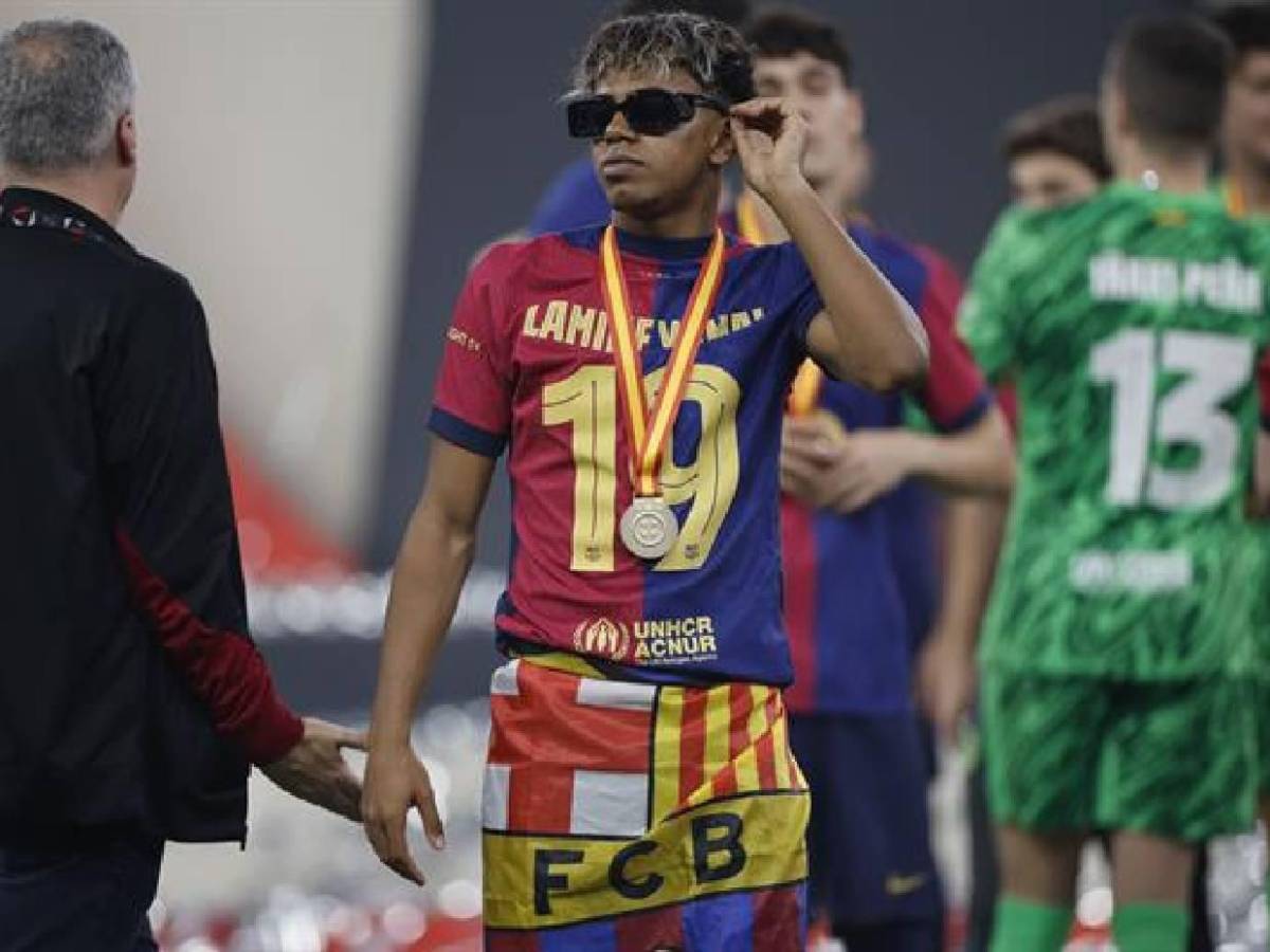 En fotos: Celebración del Barcelona tras coronarse campeón de la Supercopa ante Real Madrid