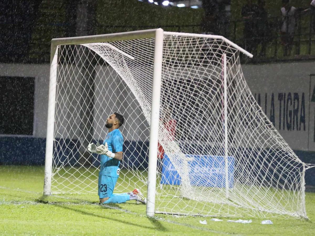 Samudio elige al mejor arquero de Concacaf y habla de su buen momento