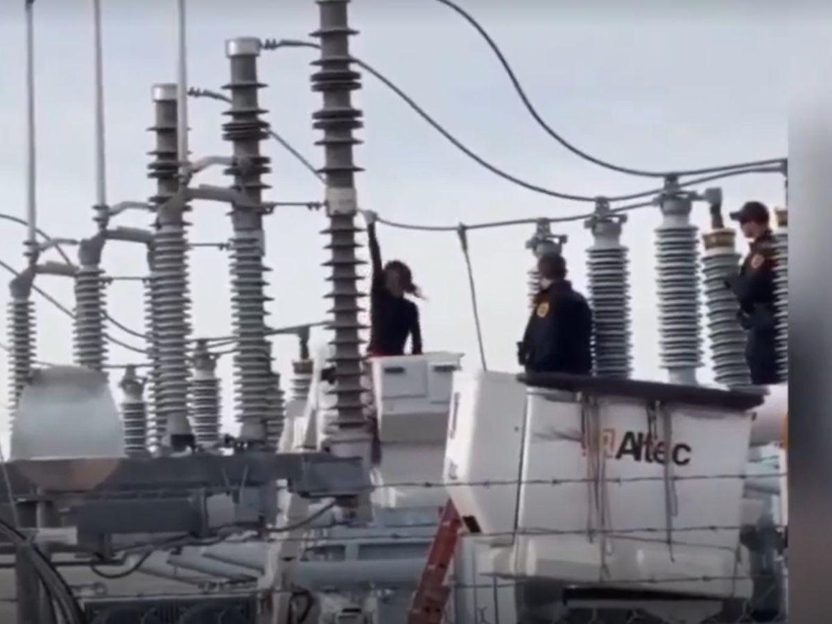 Mujer sube a estación eléctrica en Utah y deja sin electricidad a más de 800 familias