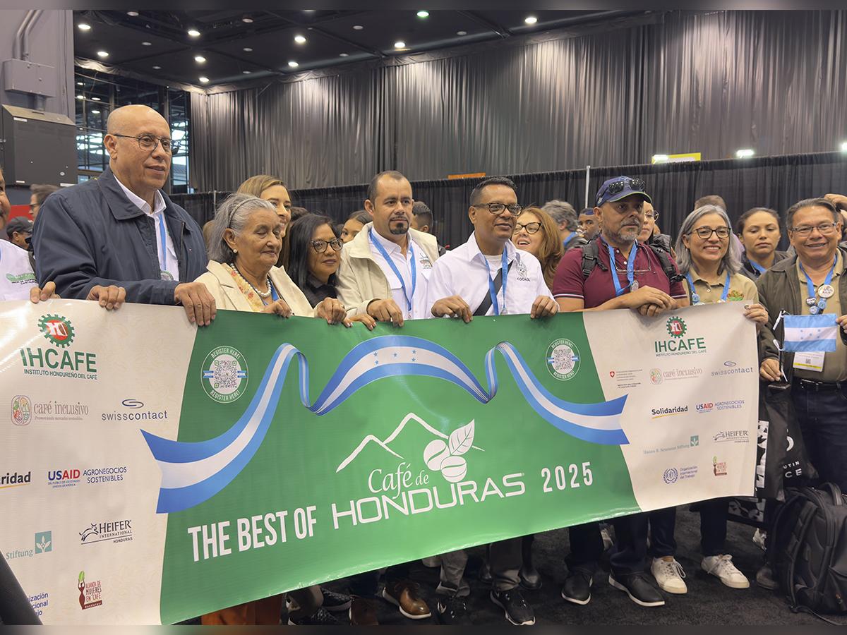 <i>Representantes hondureños promoverán un café libre de deforestación, sostenible y que fomenta la igualdad de género e inclusión social, en el World of Coffee 2024 en Copenhague.</i>