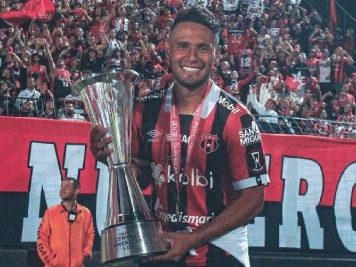 ¡Oficial! Alex López sale del Alajuelense de Costa Rica